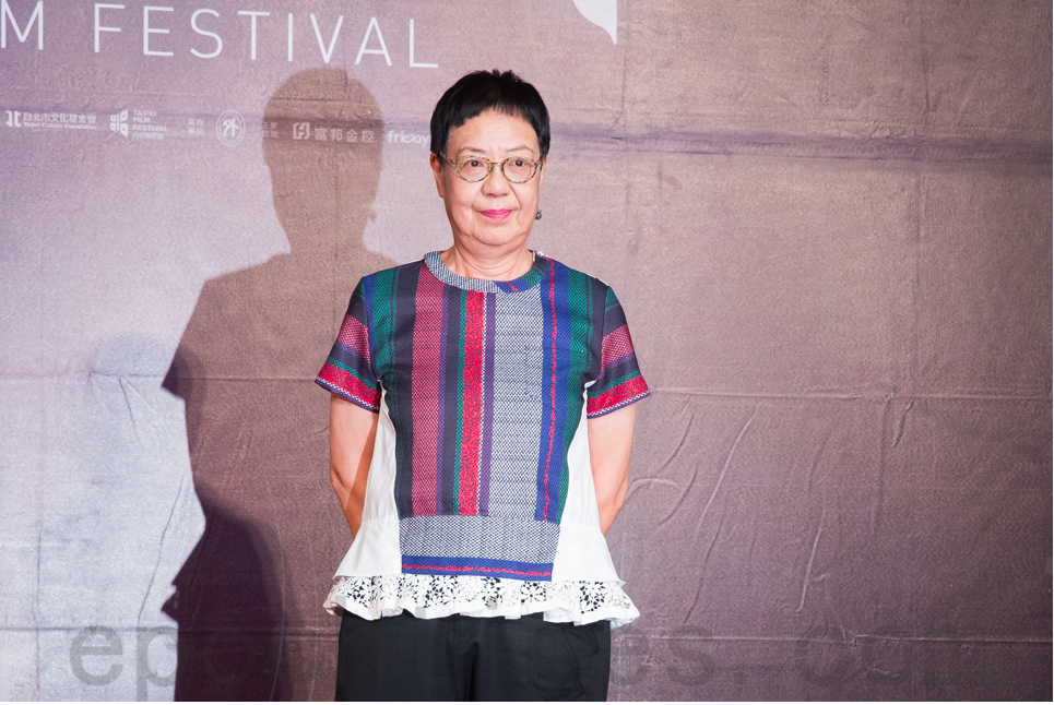 香港導演許鞍華2017年在台北出席電影記者會。（陳柏州／大紀元）