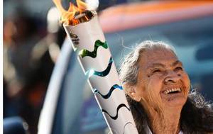3名百歲老太為里約奧運傳火炬 分享長壽奧秘