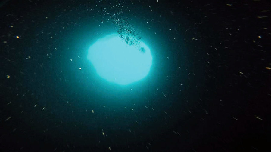 科學家即將潛入深海藍洞探險