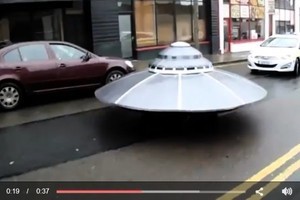 UFO在愛爾蘭逛大街 警車尾隨跟監