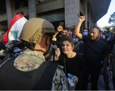 黎巴嫩爆大規模抗議 萬人示威籲政府下台