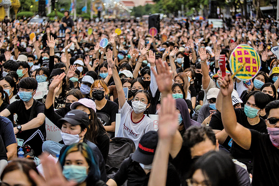 曼谷萬人集會抗議 籲總理辭職重新選舉