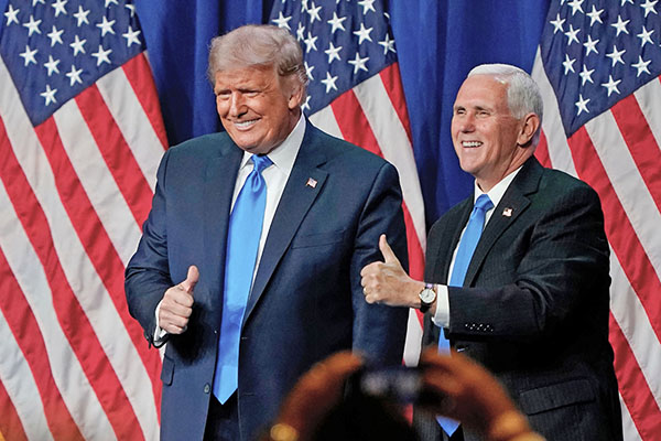 2020年8月24日，美國總統唐納德•特朗普（Donald Trump）和副總統邁克•彭斯（Mike Pence）在北卡羅萊納州夏洛特舉行的共和黨全國代表大會（RNC）上，雙雙正式獲得再次參選提名。（CHRIS CARLSON/POOL/ Getty Images）