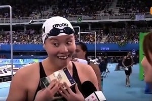 中國奧運女泳手「洪荒之力」表情紅爆網絡