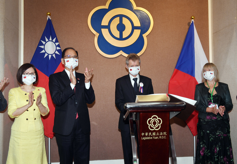 捷克參院議長維斯特奇爾訪台 立院演說：我是台灣人