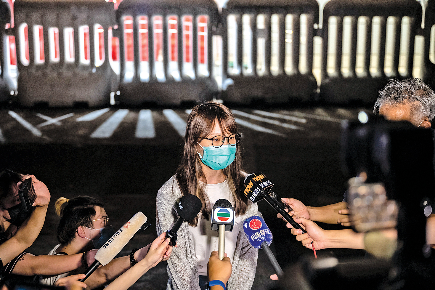 獲封「港版花木蘭」的前香港眾志核心成員周庭，8月11日晚保釋後接受媒體採訪，資料照。(Getty Images)