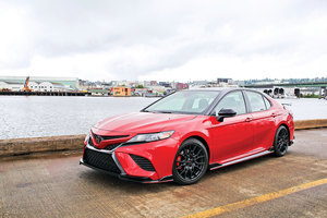 視覺與聽覺的衝擊 Toyota Camry TRD