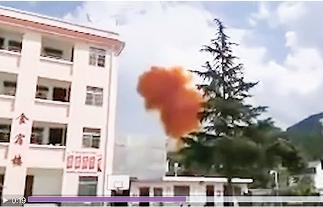 中共火箭推進器疑墜學校附近 橘色毒煙直冒