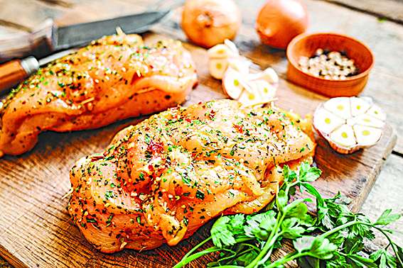 雞胸肉便宜又健康，只要簡單烹調就很美味。