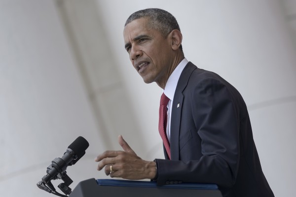 白宮官員稱，現在人們可以通過臉書（Facebook）的新功能bot向奧巴馬總統發信息了。（BRENDAN SMIALOWSKI/AFP/Getty Images）