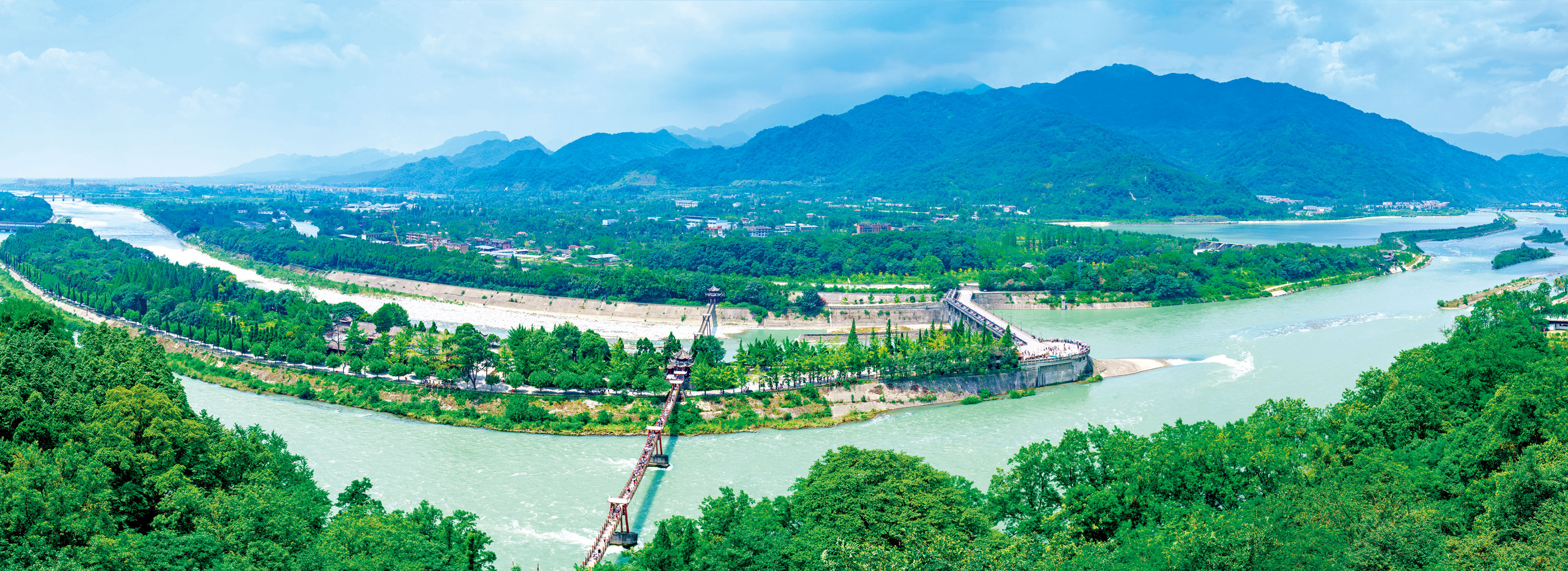 中國四川都江堰，是兩千多年來唯一以無壩引水為特徵的水利工程，至今仍持續使用。（Shutterstock）