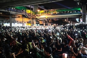 泰王「九世詛咒」成真？泰國示威抗議再升級