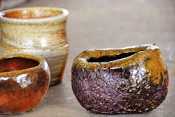 柴燒的陶藝作品具有古樸美感。