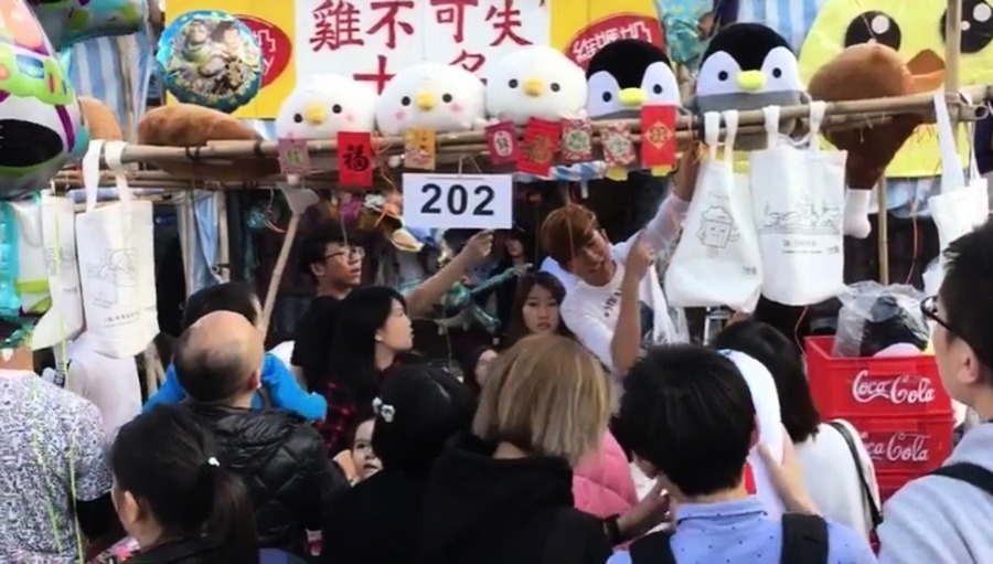 港維園年宵競投  「天后」入口處高價3.1萬元成交