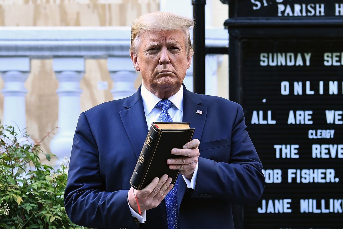 拉比預言，特朗普可以連任總統並完成神所賦於他的使命。 (BRENDAN SMIALOWSKI／AFP via Getty Images)