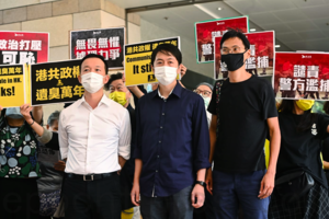 潑臭水阻惡法 三名香港前議員被控侵害人身罪