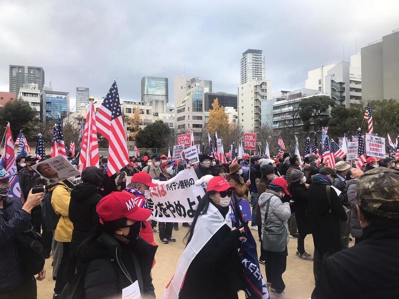 日本大阪挺川大遊行 2千多民眾走上街