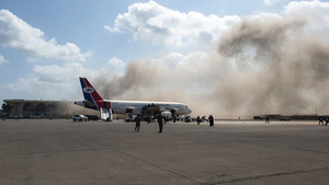 也門新閣員專機機場  發生爆炸巨響