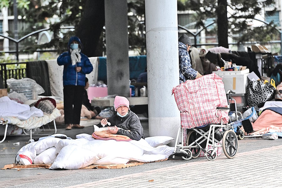 疫情下香港露宿者急升  團體憂慮趨年輕化