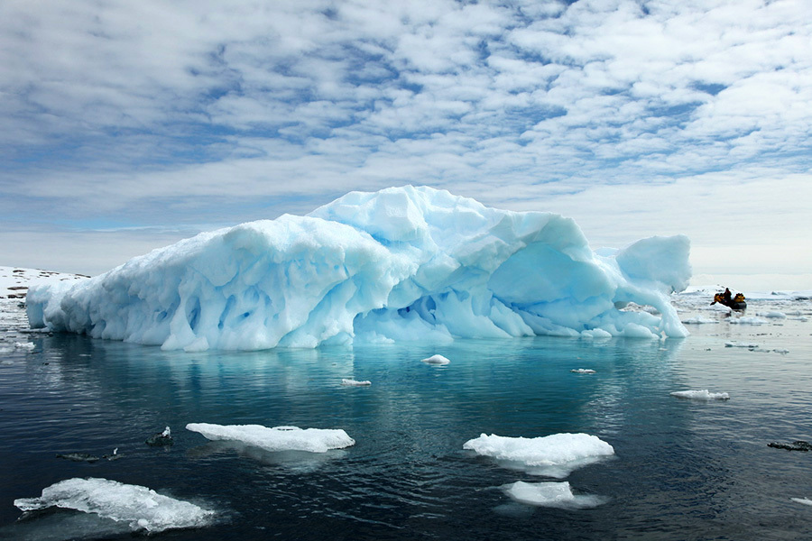 南極驚現8000個冰上湖泊 恐導致冰川崩塌