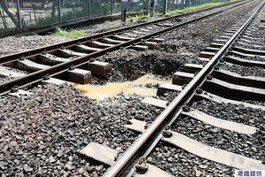 港鐵回應水管爆裂致列車延誤 預期黃昏前修復
