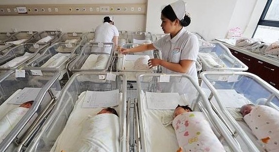 中國社科院專家「人口斷崖」 新生兒僅千萬