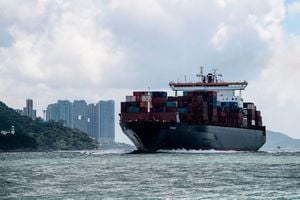 香港1月錄得貿易逆差252億港元