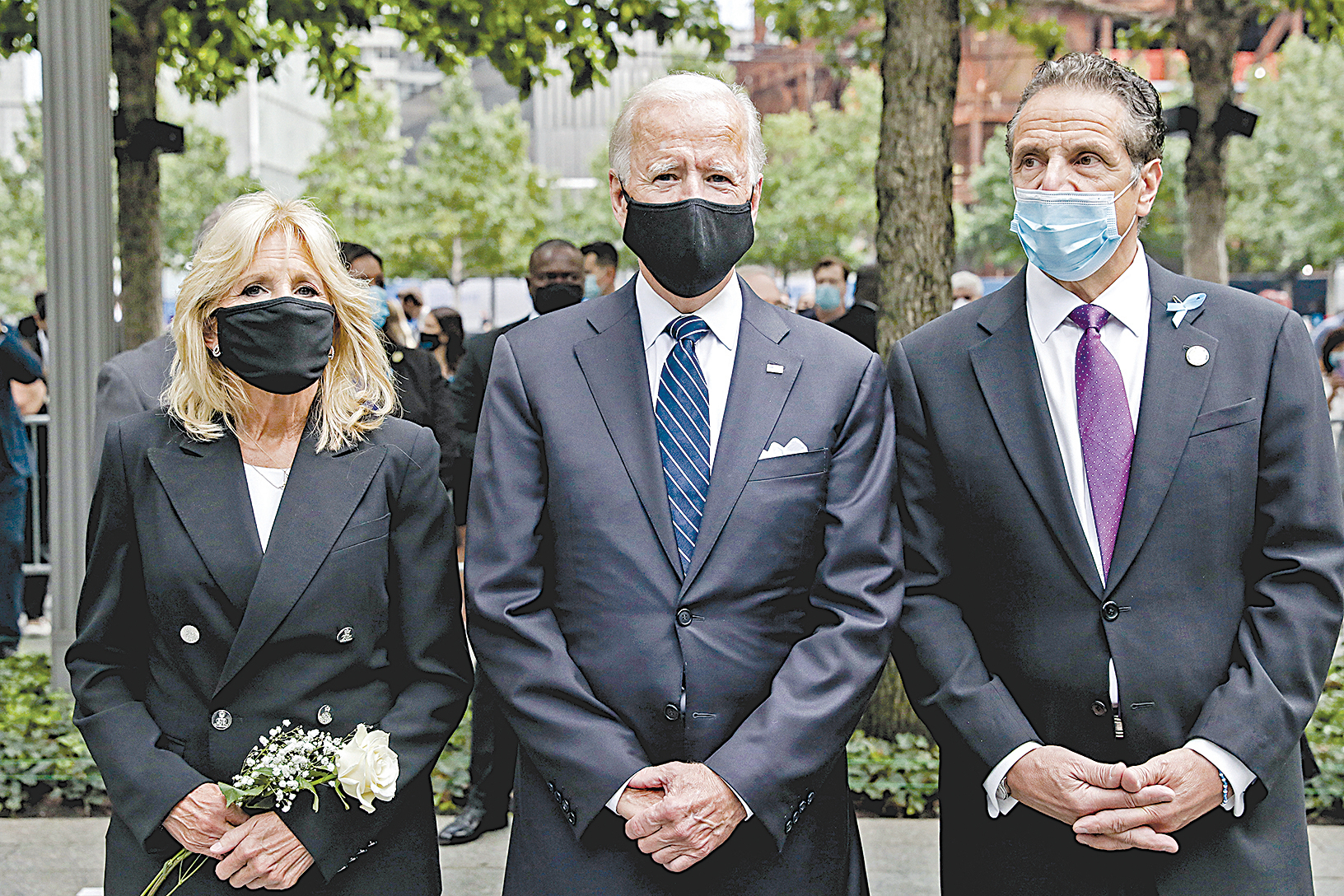 2020年9月11日，紐約州州長安德魯葛謨與當時還是民主黨總統提名候選人的祖拜登及其妻子吉爾拜登在紐約市參加國家9.11紀念活動。（Getty Images）