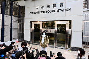 八名港人遣返香港 鄒幸彤批警方拒向家屬交代情況