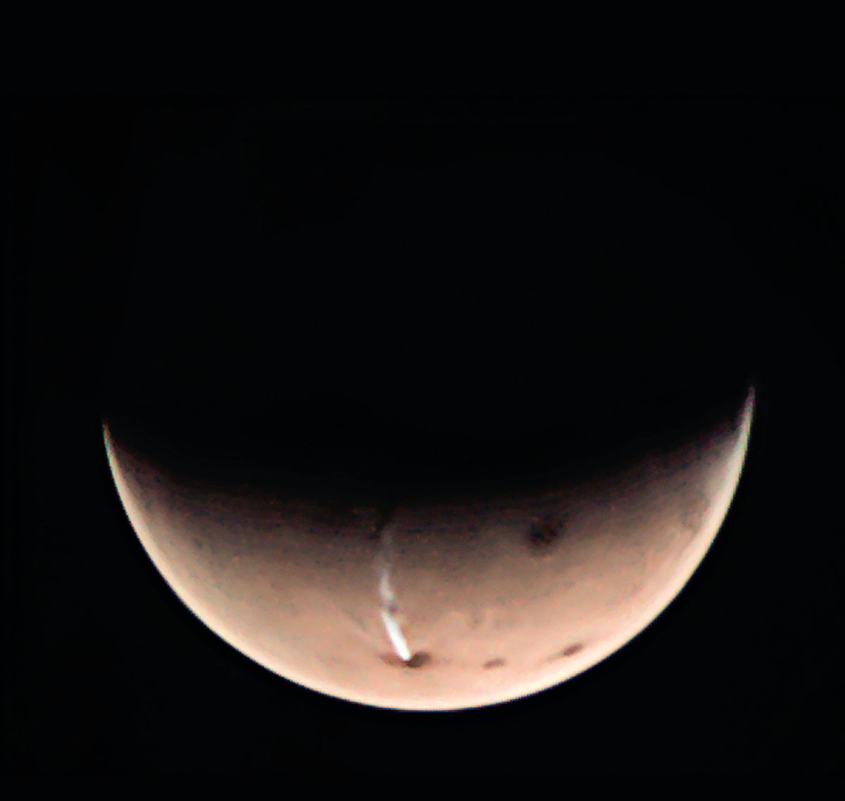 每年春天就會每天重複出現在火星表面的白色雲帶。（ESA/GCP/UPV/EHU Bilbao）