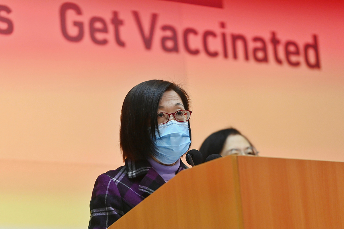 政府昨日下午召開記者會，交代暫停接種BioNTech（復必泰）疫苗事宜。（宋碧龍／大紀元）
