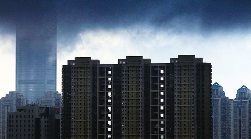 3月2日中國銀保監會主席郭樹清表示，中國房地產現在的金融化、泡沫化傾向很危險，是金融體系最大的「灰犀牛」。圖為中國某處高樓建築群。（Getty Images）