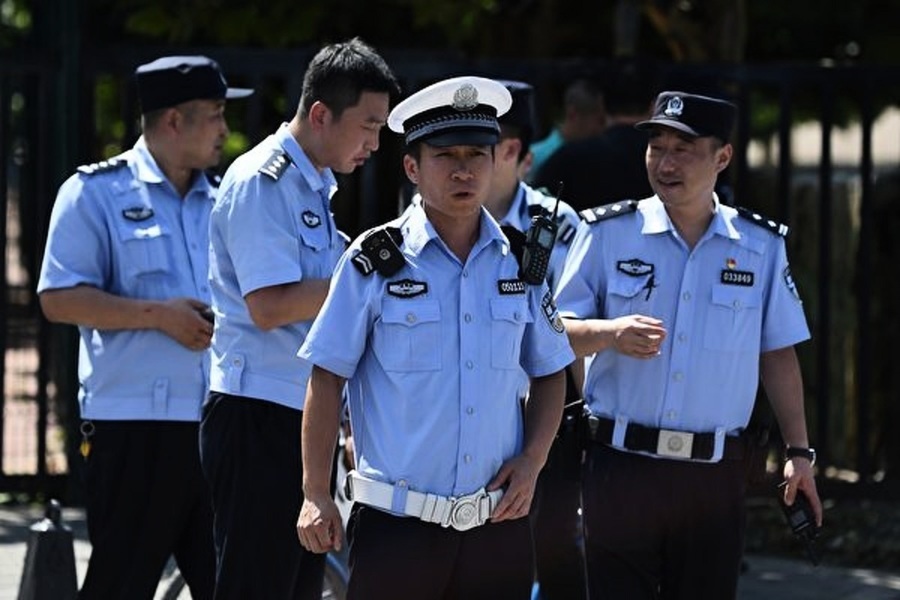 澳媒曝光中共上海公安局如何監控外國人及維族人  