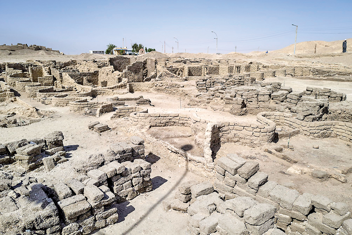 埃及南部樂蜀（Luxor）發現附近最新出土一處具有三千多年歷史的古城遺址，被稱為「失落的黃金城市」。（Getty Images）