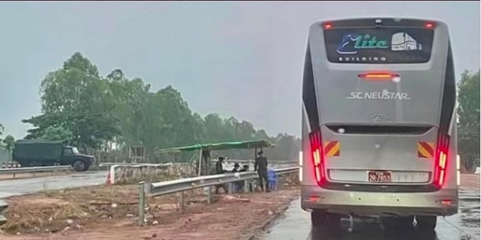 4月17日，軍政府發出嚴查通告：緬甸軍隊將在全國公路設關卡，進行嚴查客運班車上的人員。（受訪者提供）