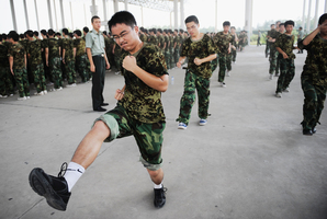 中共強制學生軍訓 疑全民備戰應對變局