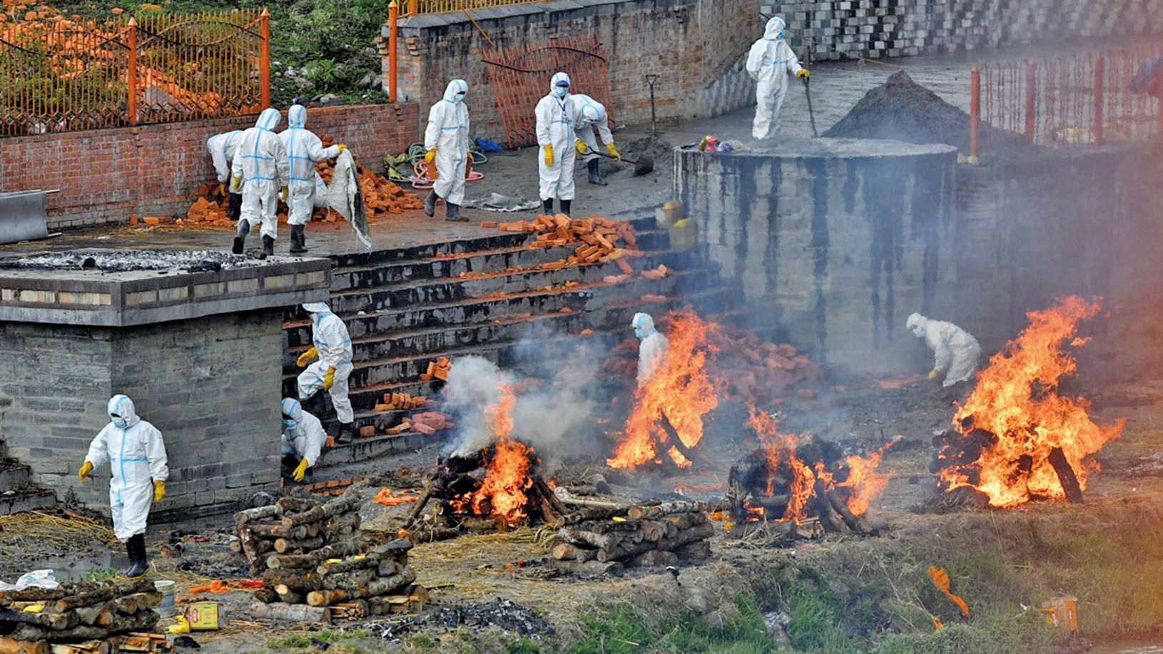 5月5日，尼泊爾首都加德滿都（Kathmandu）的一個火葬場。（Getty Images）