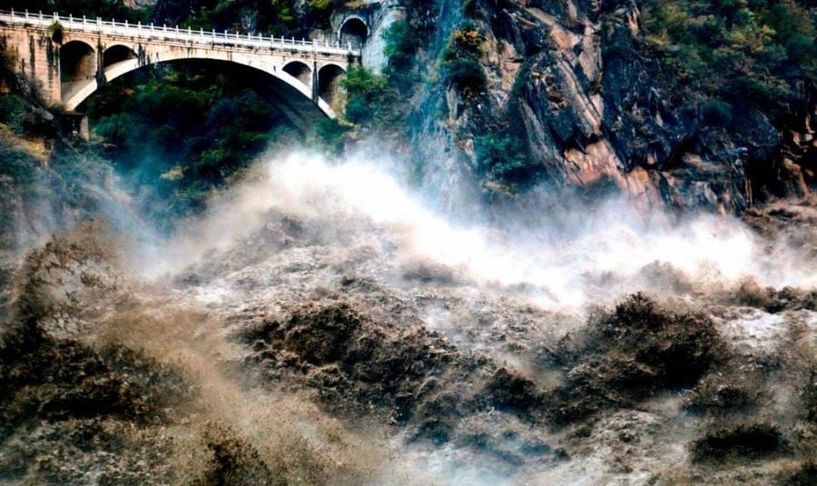中國七十九條河水位超警戒