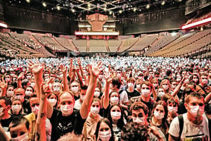 法國辦五千人演唱會 測試病毒傳播風險