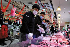 中國豬肉價格持續驟跌