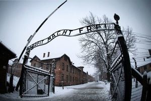 解放奧斯威辛集中營老兵謝世 但納粹式罪行仍在