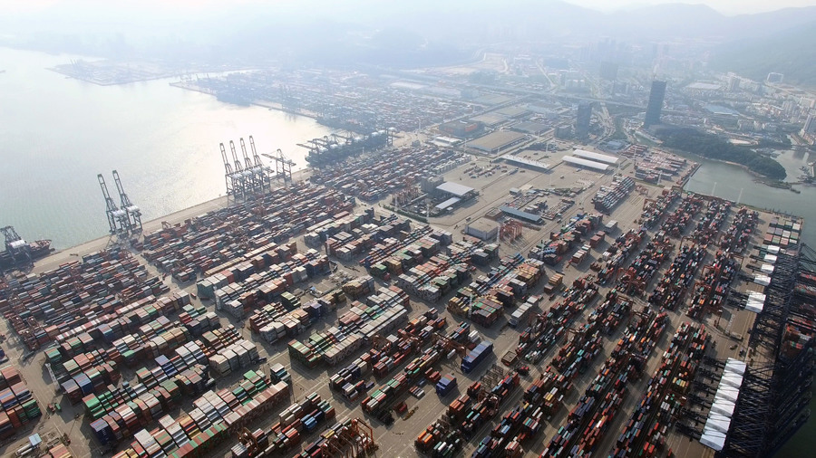 中國華南所有港口阻塞 航運費續漲
