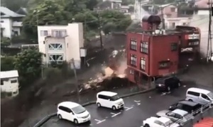 日本靜岡突發大規模山泥傾瀉 二十人下落不明