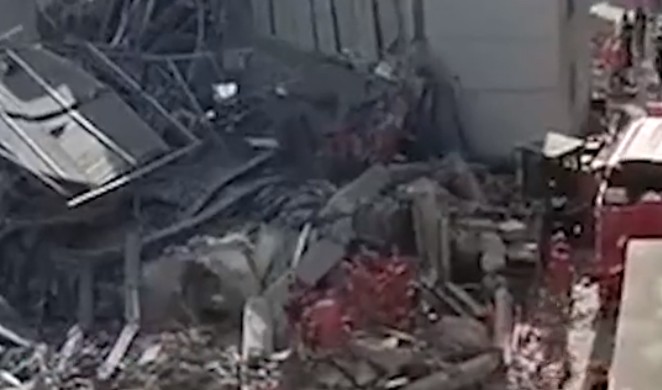 2021年7月12日下午江蘇蘇州一酒店發生坍塌事故，至少15人被埋。（視頻截圖）