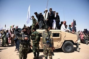 塔利班武裝與阿富汗政府軍激戰 鄰國加強防衛