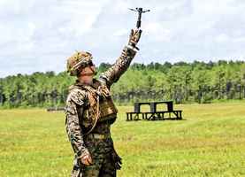 無人機變武器 美軍測試遠程操控的手榴彈