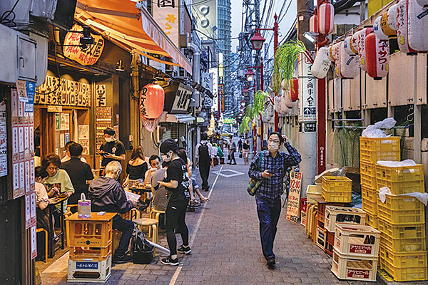 日本於上月下旬公佈消費者物價指數，6月按年錄得通脹0.2%。（Takashi Aoyama/Getty Images）