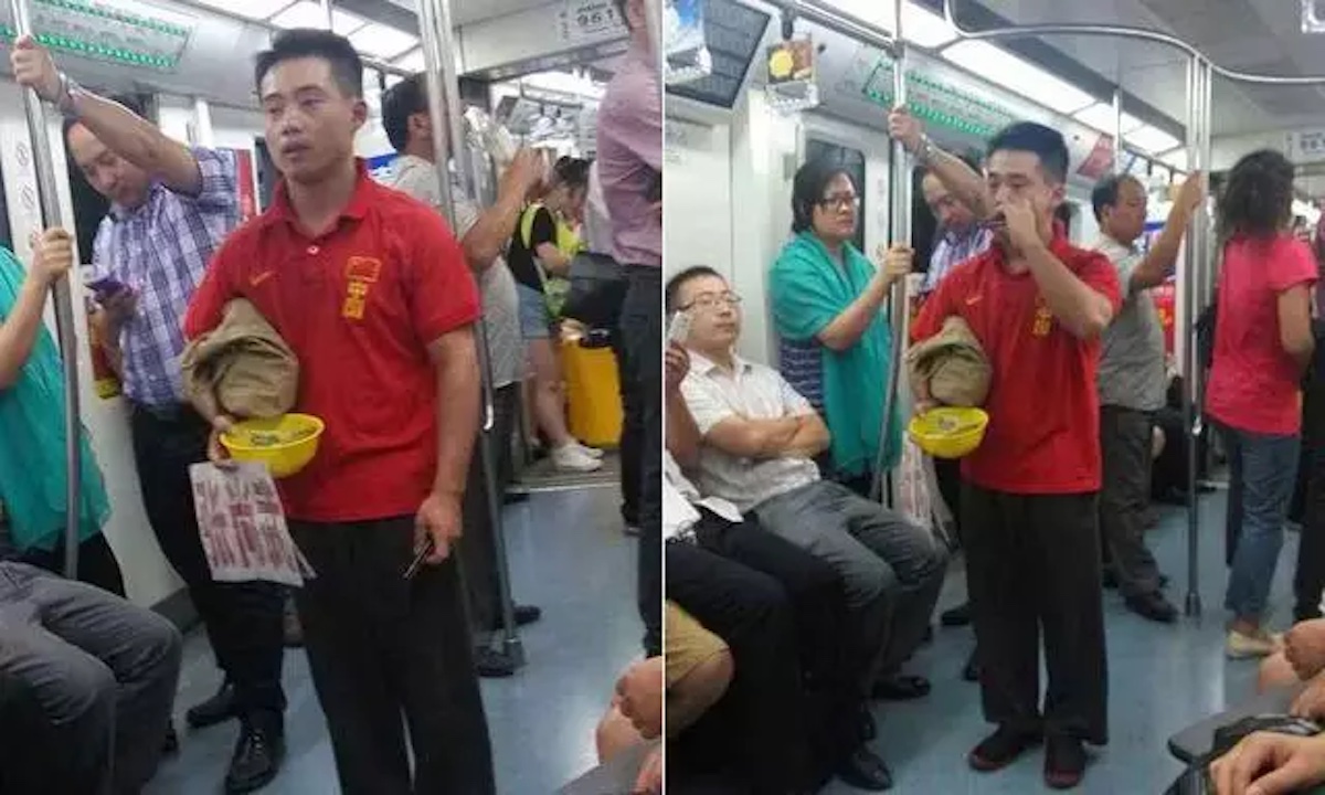 中國體操國手張尚武在地鐵乞討的照片近日在微博熱傳。（微博截圖）