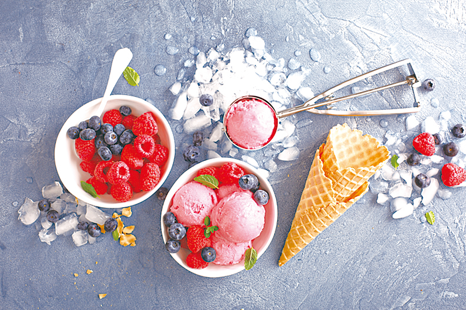 冷凍莓果加在雪糕上，非常適合！