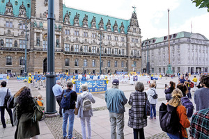 法輪功學員漢堡遊行反迫害